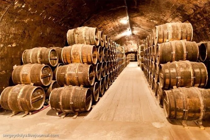 1-Day tour to Aragatsotn Wine region and Wine Route. - What the private guide adds