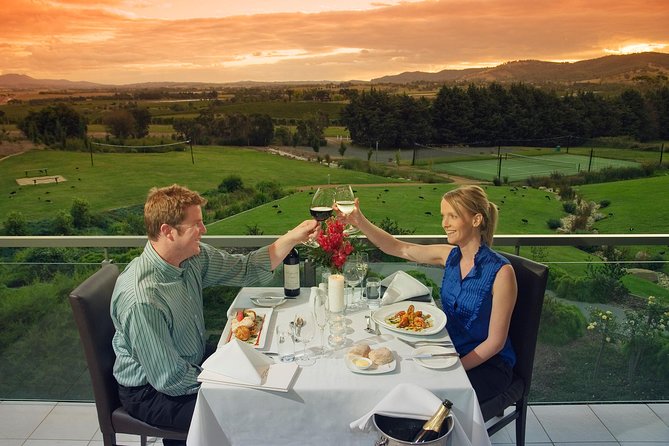 2-Day Yarra Valley Wine Tour with Luxury Vineyard Resort Stay - Key points at a glance