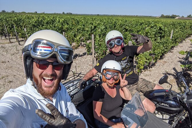 2 in 1 - Visit of Bordeaux and excursion in a vineyard - Meeting at 12 Cours du 30 Juillet