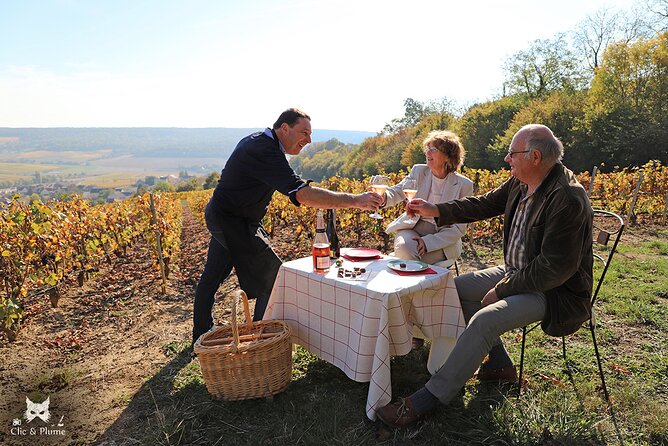 A unique sensory experience in the vineyards - The 4x4 vineyard ride gives the morning a sense of place