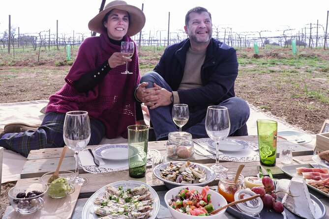 Algarve Romantic Vineyard Picnic in Carvoeiro - Pickup from Algarve resorts