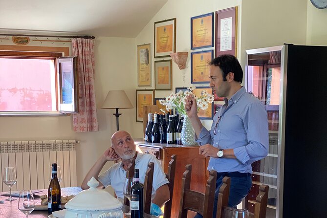 Among ancient sunny vineyards, visit and taste the wines from the San Lorenzo cellar - Seeing how the wine is made