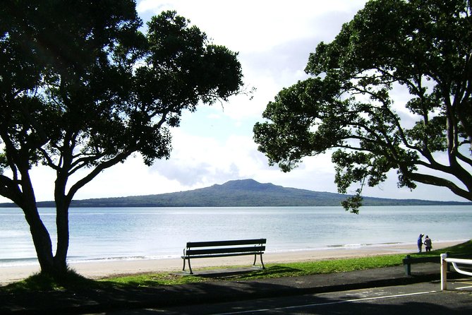 Auckland City Tour & Kumeu Wine Country Includes Wine Tastings & Lunch - A full Auckland day with two distinct halves