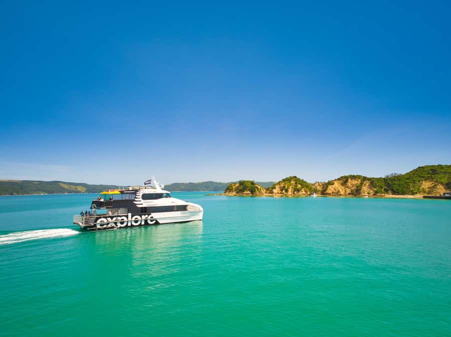 Auckland: Rotoroa Island and Man O'War Vineyard Combo Tour - Two Hauraki Gulf islands in one carefully timed day