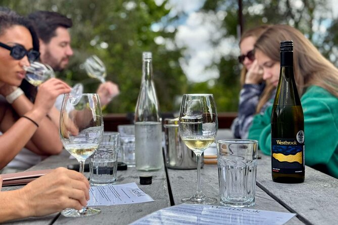 Auckland West Vineyard Tour with lunch and tastings incl - Who should choose this West Auckland wine tour