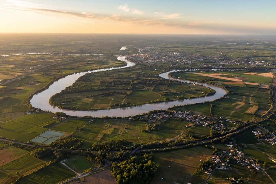 Bordeaux: Panoramic flight over vineyards and castles - Saint-Émilion from above