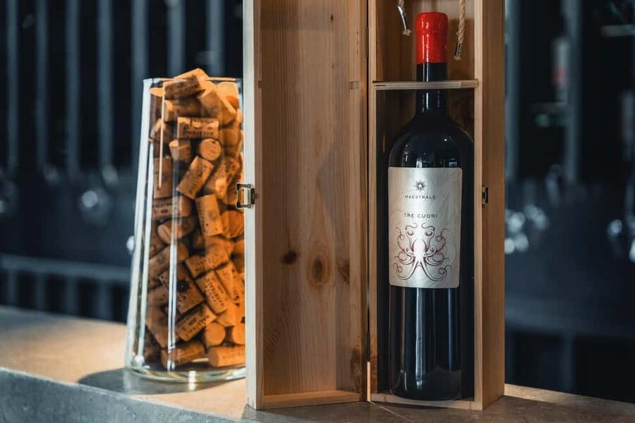 Cagliari - Guided tour of the vineyard and winery with tasting of 5 wines - Five wines, five Sardinian cheeses