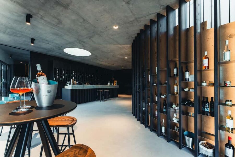 Cagliari - Guided tour of the vineyard and winery with tasting of 5 wines - Inside Cantina Tenute Maestrale