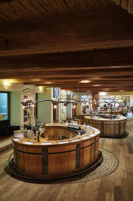 Cape Wineland 3 Award Winning Vineyards - Stellenbosch, Franschhoek, and Paarl in one day
