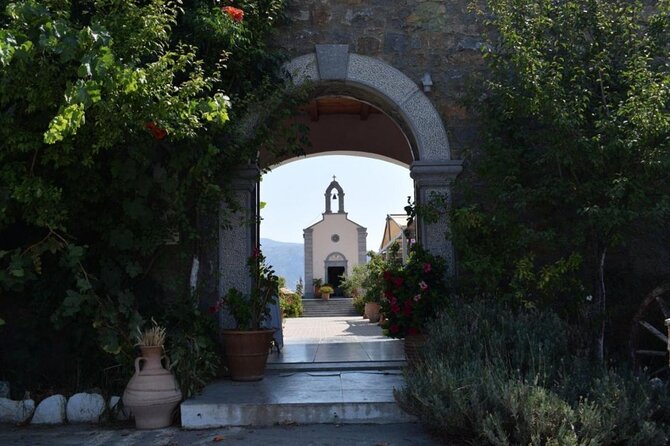 Crete in a Day: Knossos, Soap Workshops, Olive Oil & Wine Tasting - What the $236.59 price really includes