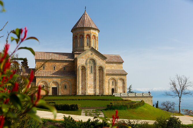 Day Trip to Kakheti Wine Region Including 9 Wine Tastings - The family winery explains qvevri wine