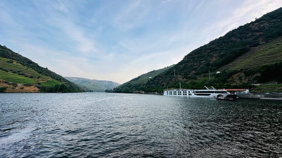Douro Valley: 4 Cities, Wine&History - Private All-Inclusive - Peso da Régua explains the working Douro