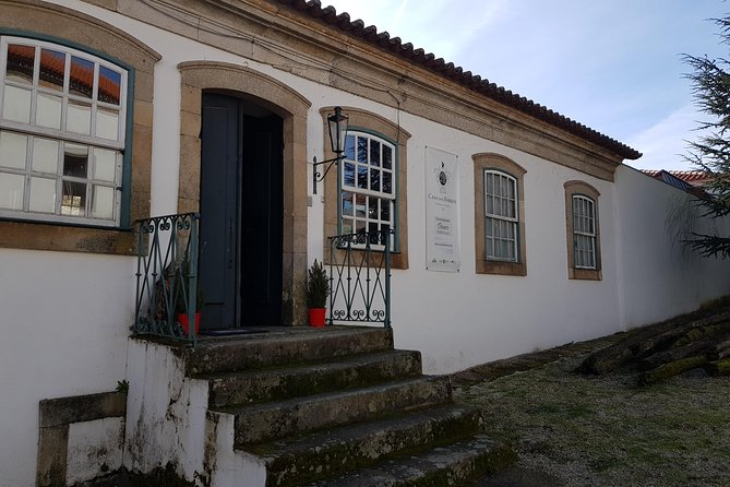 Douro Valley for Wine Lovers with Visit to 4 Wineries and Lunch - Group size and coordination need attention