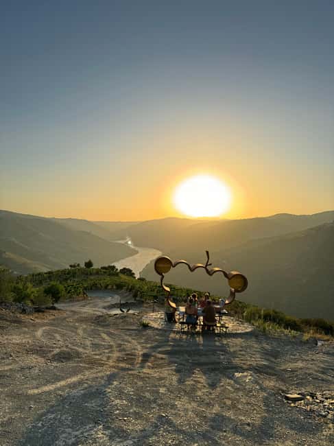 Douro Valley: Private 4wd Tour, Winery Visit, Boat & Lunch - Key points at a glance