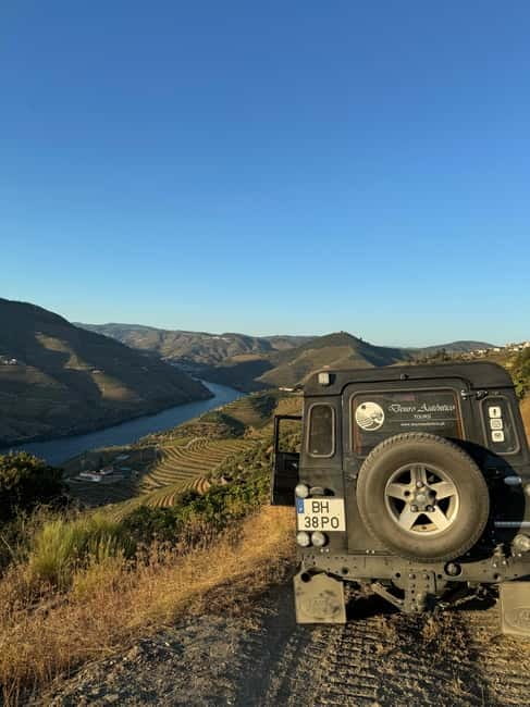 Douro Valley: Private 4wd Tour, Winery Visit, Boat & Lunch - Starting in Pinhão or another Douro town