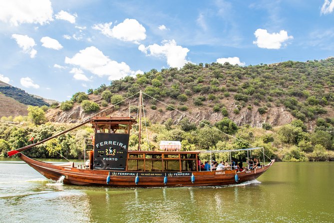 Douro Valley: private tour with lunch and wine estate all inclusive - Guides Make or Break the Day