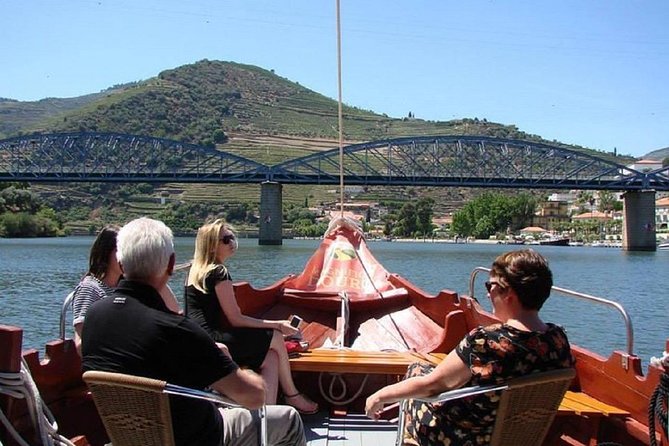 Douro Valley: private tour with lunch and wine estate all inclusive - Amarante and the Tâmega River