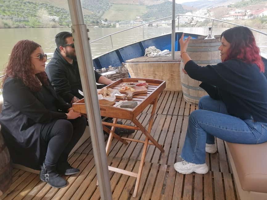 Douro Valley Sunset: 1 Winery visit & 1-h Boat Tour - Pinhão, the valley’s storybook village