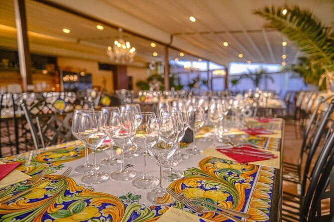 Exclusive Winery Tour with Tasting and Dinner in Chianti vineyard - From Florence to the Chianti hills at 3 p.m.