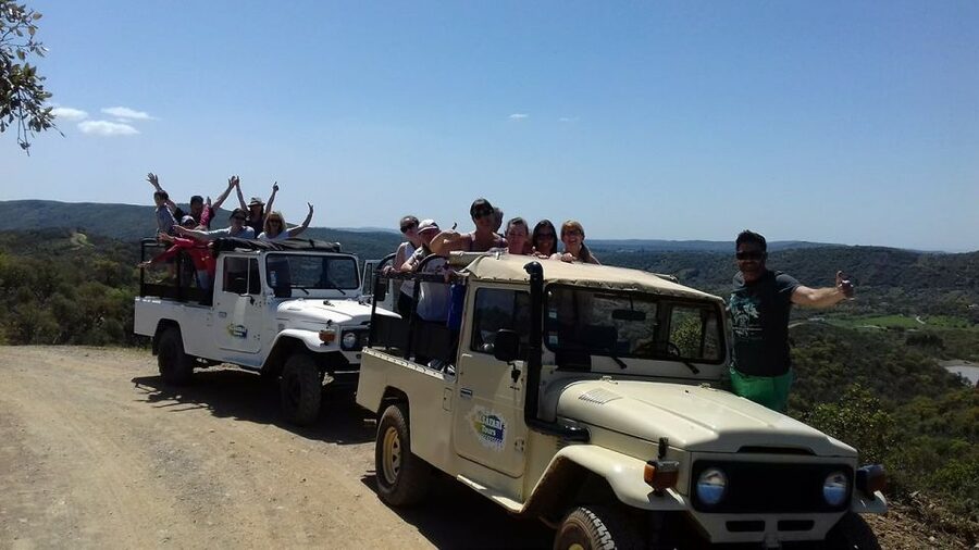 From Albufeira: 4x4 Off-Road Safari & Vineyard Wine Tasting - Who should book this tour?