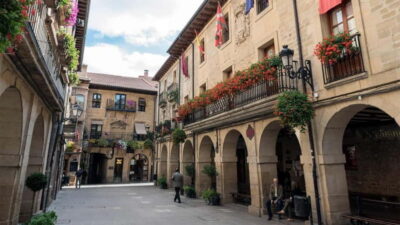 From Bilbao: Rioja Wine Region with Winery & Vitoria-Gasteiz