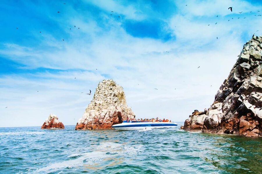 From Lima: Ballestas Islands, Huacachina, and Vineyard Tour - Huacachina and the desert dunes