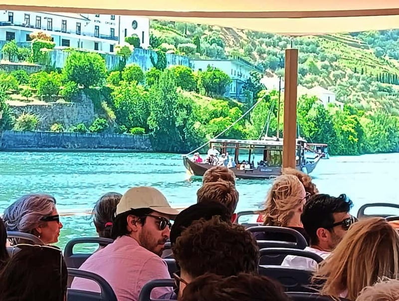 From Porto: 2 Wine Regions, Farm Lunch, and Boat Ride - The first winery and generous tastings