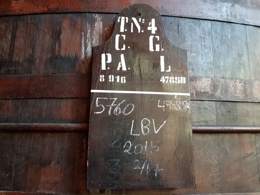 From Porto: Premium Douro Valley 4 Vineyards Tour with Lunch - Guide quality and group size