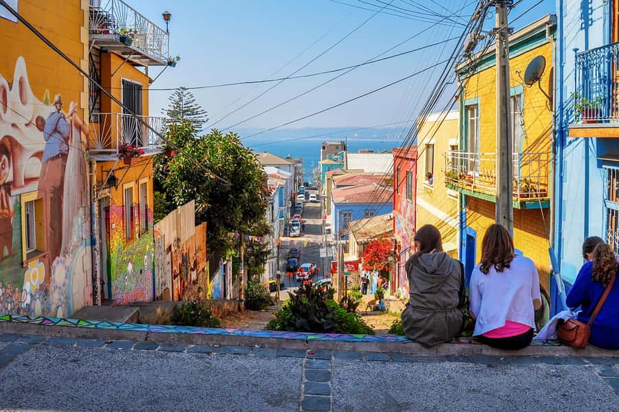 From Santiago: Vineyard, Valparaíso, and Viña del Mar Tour - Lunch is flexible, but budget for it