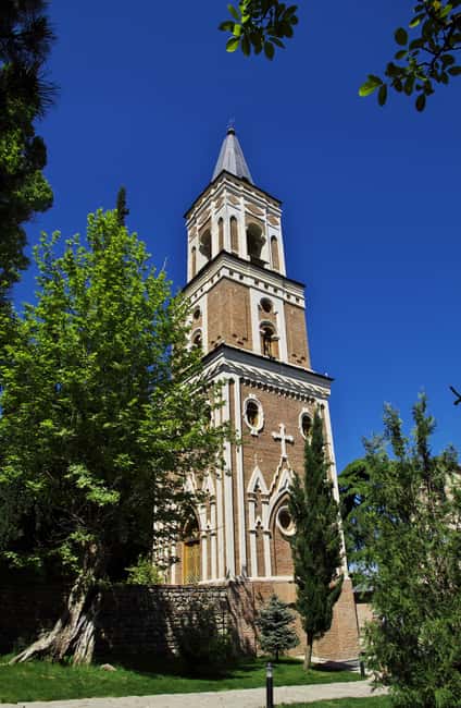 From Tbilisi: Kakheti Wine Region Tour with 9 Wine Tasting - The guides make a real difference