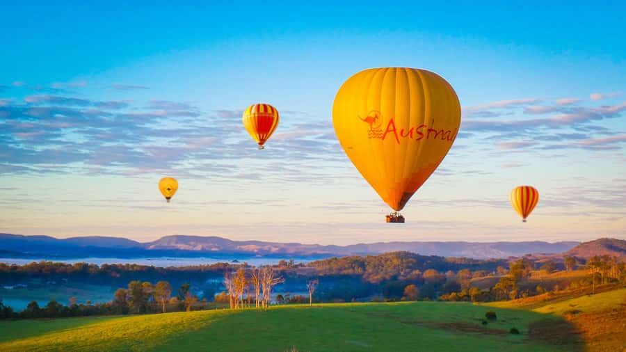 Gold Coast: Hot Air Balloon Flight and Vineyard Breakfast - Landing, Packing, and the Balloon Canvas