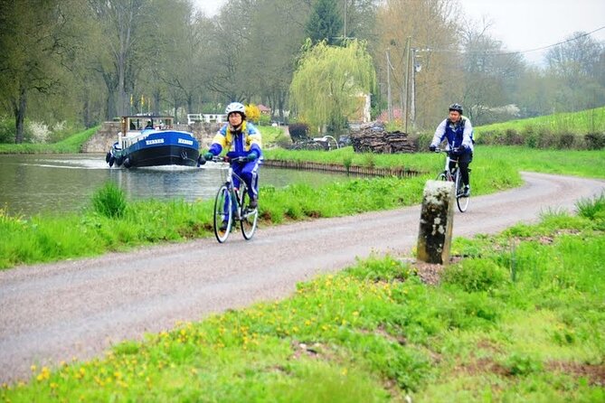 Guided week Bike Tour in France, Burgundy wine region - Day 1: Dijon to Châteauneuf-en-Auxois