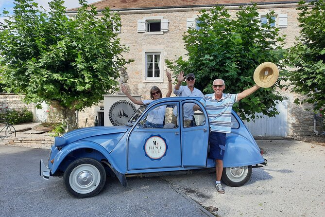 Half-day guided tour on the Burgundy wine Route in a classic car - From Beaune to Pommard and Volnay