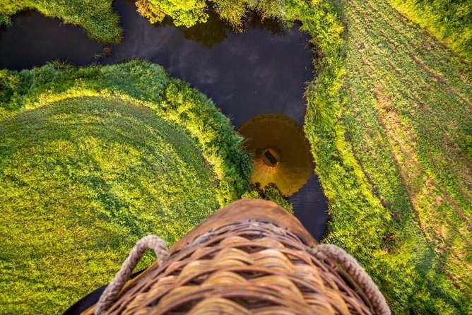 Hot Air Balloon Flight Brisbane with Vineyard Breakfast - What the crew adds to the morning