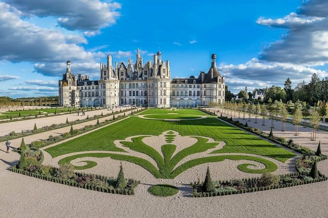 Incredible Loire castles tour with lunch and a vineyard visit - Lunch: useful fuel, but check your booking option