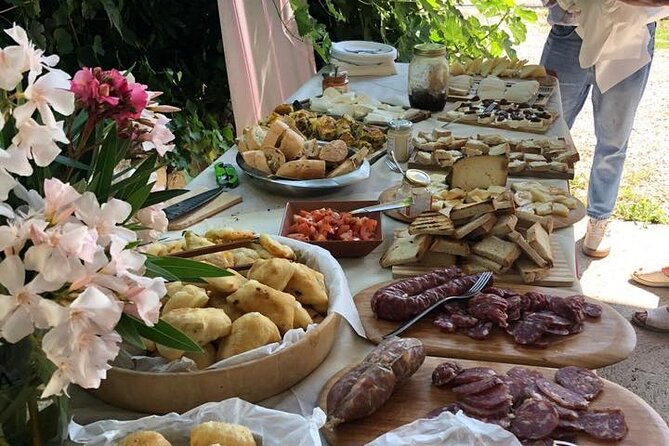 Irpinia Tour of the Vineyards, Cooking Class and Wine-Tasting - The family welcome and private setting