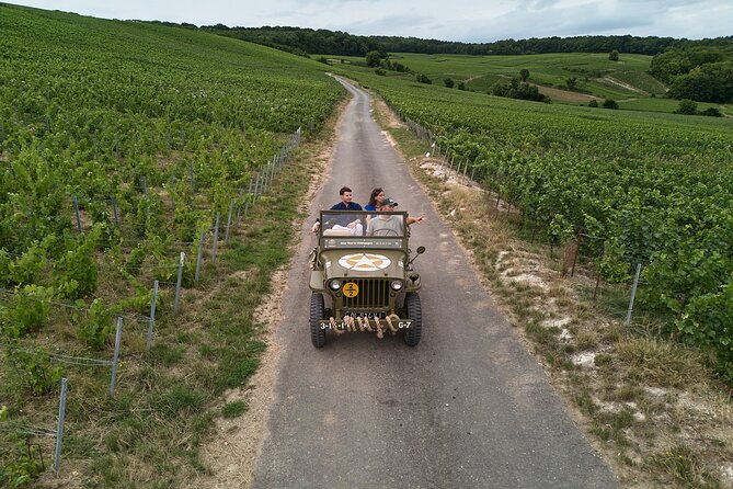 Jeep tour in the Champagne Vineyard with tasting - Nicolas makes the difference