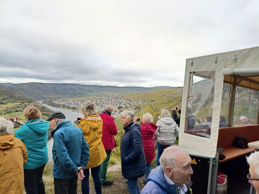 Kröv, Mosel: Covered wagon ride through the vineyards with wine tasting - Key points at a glance