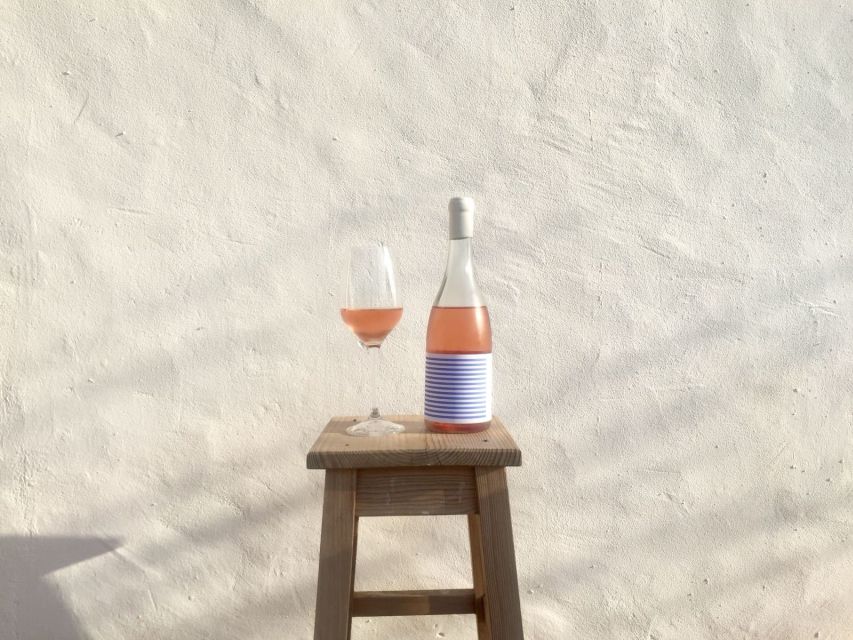 Lagoa: Vineyard Tour and Wine Tasting - Three possible places to sit