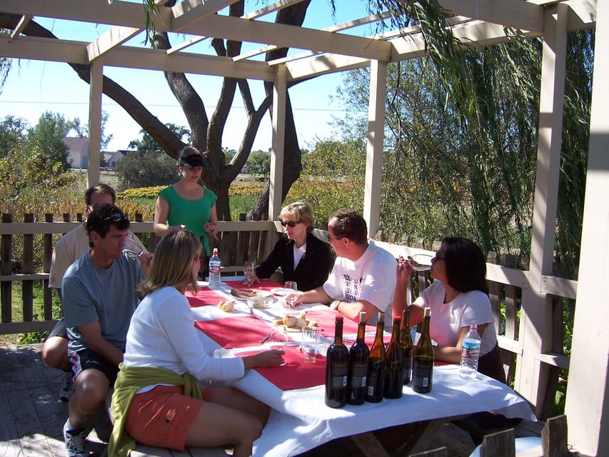 Los Olivos: E-Bike Tour + Vineyard Lunch w/Wine Tasting - Los Olivos: olive oil, vinegar, and old-town character