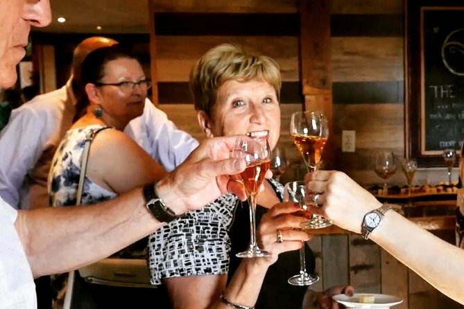 Lunch in the Vineyard: A Scenic Niagara Wine Tour Experience - What the Guide Adds to the Day