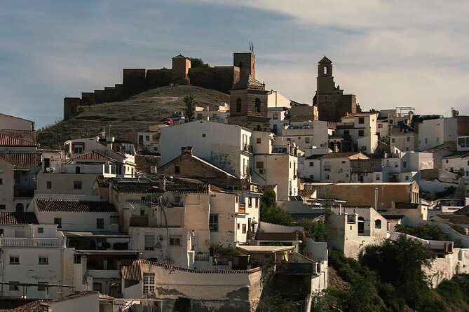 Málaga Small‑Group Wine Tour – Álora Castle Views & 4 Tastings - Walking Álora before the wine