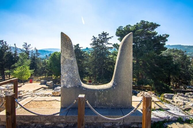 Minoan Path: Knossos Palace, Winery Visit, Lunch at Archanes - Lunch in Archanes, served the Cretan way