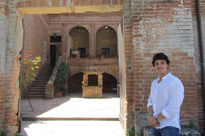 Montalcino Castle and Vineyards tour with tasting - What you actually get with the snacks