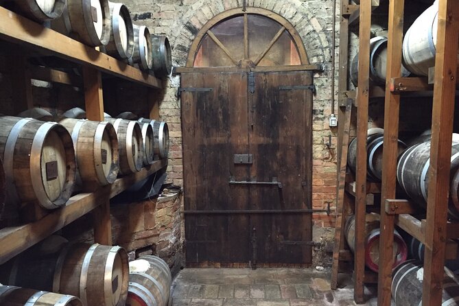 Montepulciano Vineyards Wine Tour with 3 Estates Visit - Francesco turns tasting into a lesson