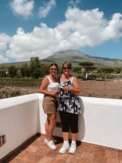 Mount Vesuvius: Vineyards Tour with Wine Tasting and Lunch
