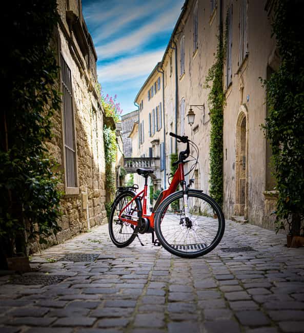 Picnic in the middle of a vineyard by e-bike - Pedaling out from 160 Rue René Cassin