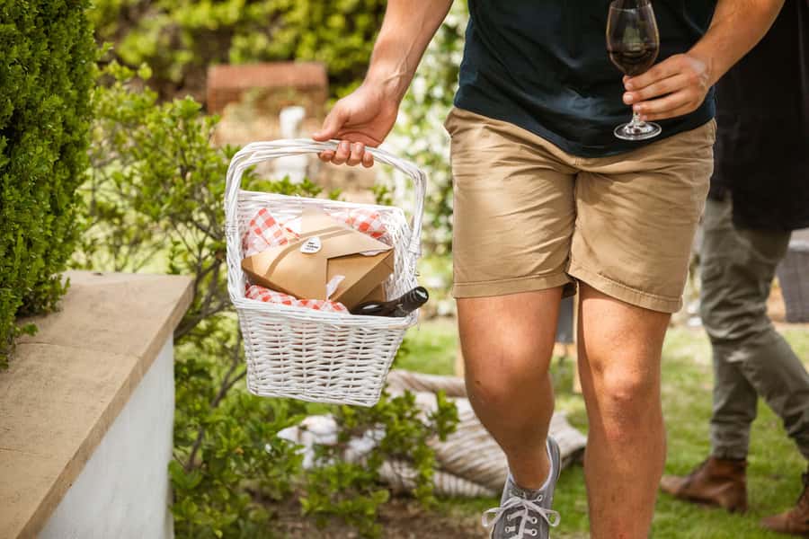 Pokolbin: Picnic & Wine Tasting at Audrey Wilkinson Vineyard - Choosing your picnic wine