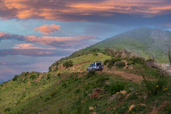 Private 4x4 Jeep Half Day - Picturesque Peaks, Vineyards, Skywalk - The value of a private 4x4 for up to five
