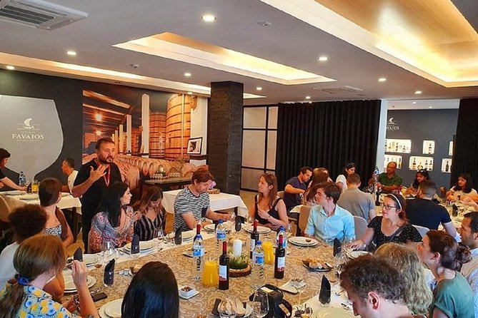 Private Douro Valley Wine Tour: 2 Wine Estates, Lunch and Cruise - A full lunch with Douro wine
